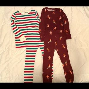 Cute Old navy Christmas PJs bundle 🎅🏼🎄boy/girl.